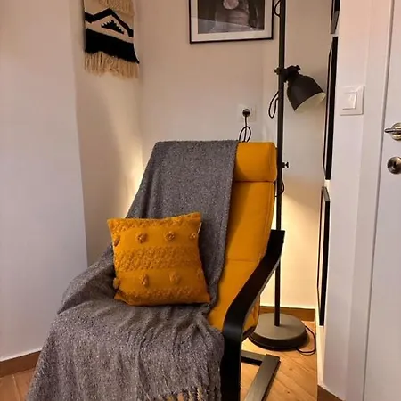 Yellow Skg Loft Apartment