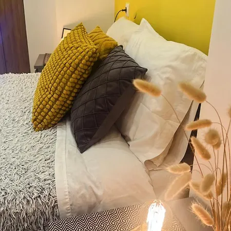 Yellow Skg Loft * سالونيك