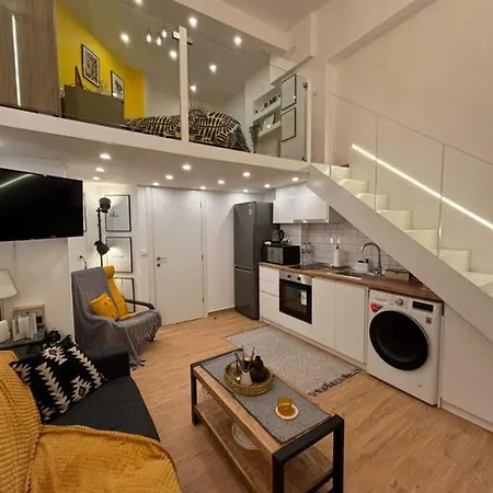 Yellow Skg Loft شقة سالونيك