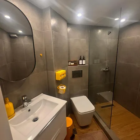 Yellow Skg Loft سالونيك